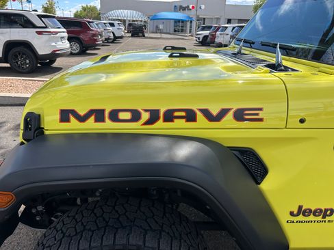 Used 2023 Jeep Gladiator Mojave w/ Cold Weather Group AWD/4WD image 24