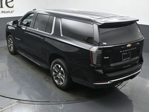 Used 2025 Chevrolet Suburban LT w/ Comfort Package AWD/4WD image 42