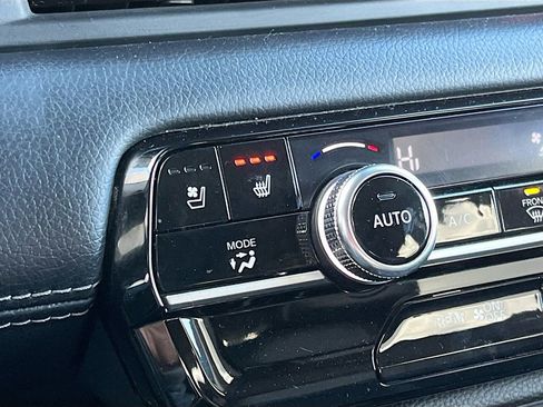 Used 2025 Honda Pilot Elite image 21