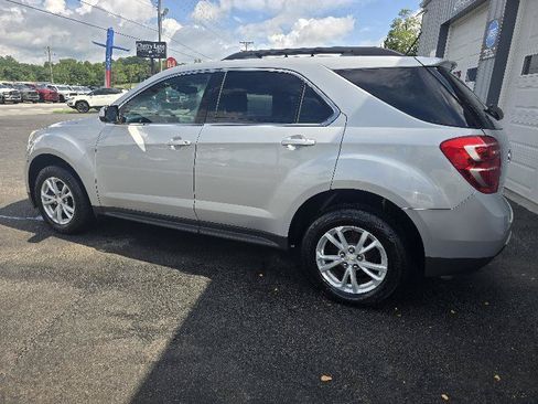 Used 2017 Chevrolet Equinox LT FWD image 4