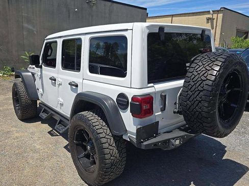 Used 2019 Jeep Wrangler Unlimited Rubicon w/ Steel Bumper Group AWD/4WD image 13