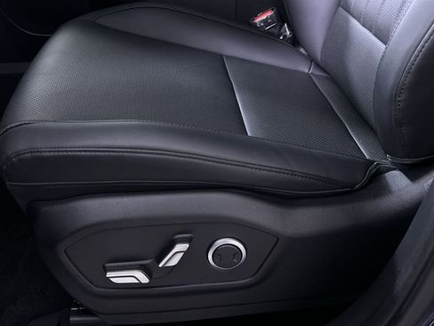 Used 2025 Hyundai Santa Fe SEL image 14