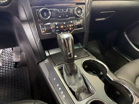 Used 2017 Ford Explorer XLT w/ Equipment Group 202A FWD image 16