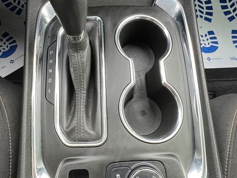 Used 2020 Chevrolet Traverse LS image 17