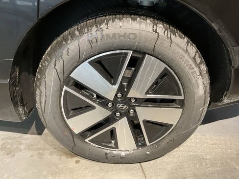 New 2026 Hyundai Ioniq 9 SEL w/ Tow & Go Package AWD/4WD image 24