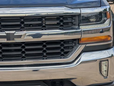 Used 2018 Chevrolet Silverado 1500 LT w/ All Star Edition AWD/4WD image 9