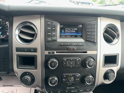 Used 2017 Ford Expedition XLT AWD/4WD image 24