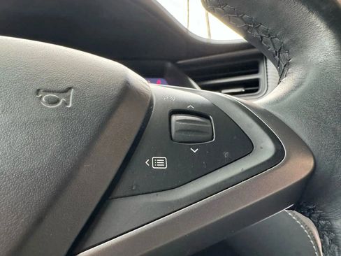 Used 2018 Tesla Model X 75D image 28