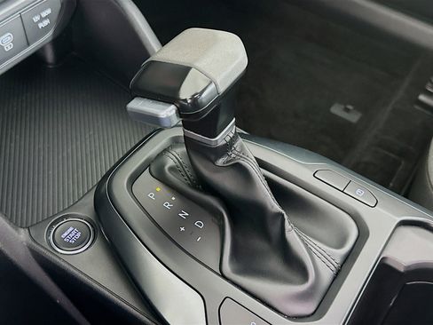 Used 2025 Kia K4 LXS image 25