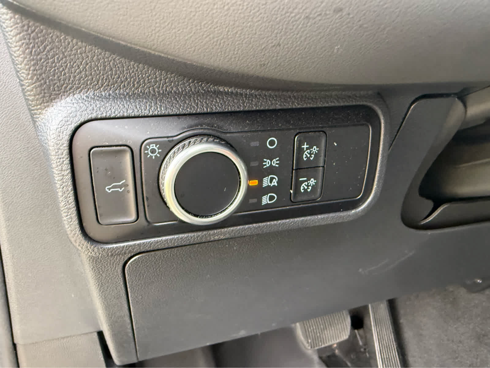 Used 2025 Ford Explorer Active AWD/4WD image 16