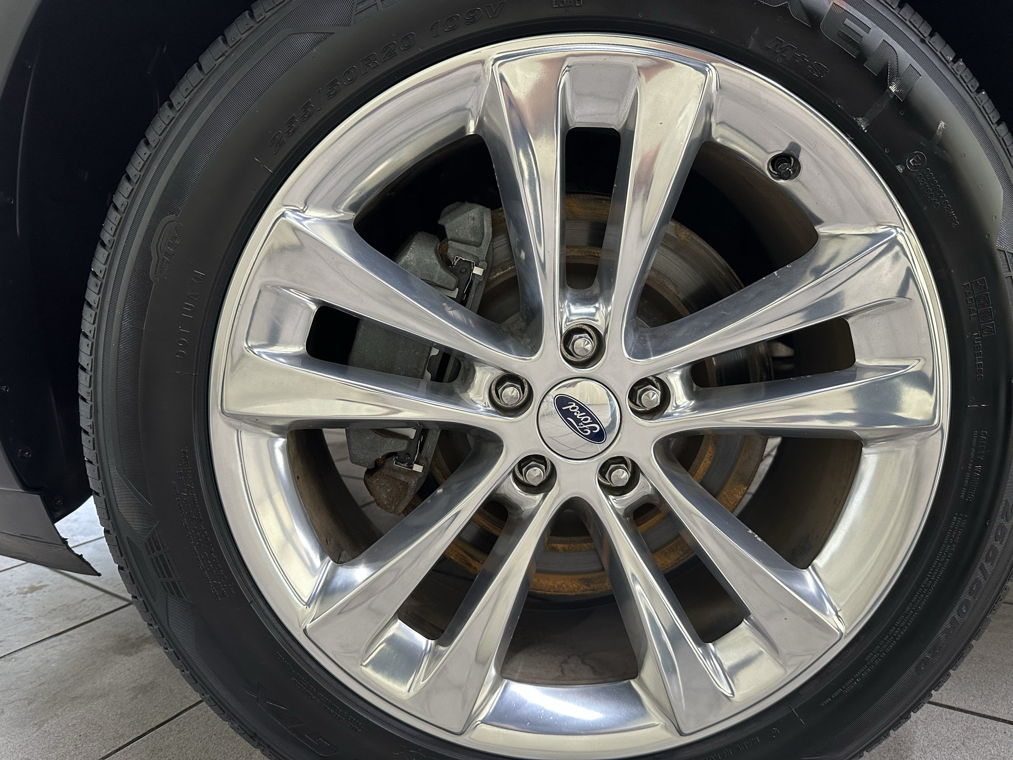 Used 2018 Ford Explorer XLT w/ Equipment Group 202A AWD/4WD image 30