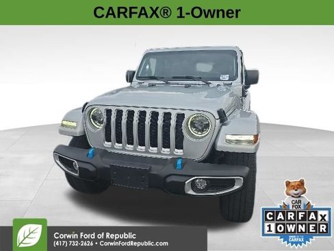 Used 2023 Jeep Wrangler Unlimited Sahara w/ Cold Weather Group AWD/4WD image 2