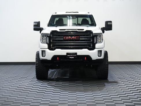 Used 2020 GMC Sierra 2500 AT4 w/ AT4 Premium Package AWD/4WD image 4