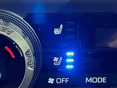 New 2026 Toyota Tacoma Limited AWD/4WD image 17