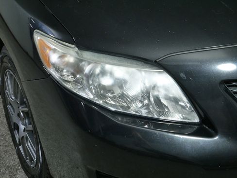 Used 2010 Toyota Corolla LE image 16