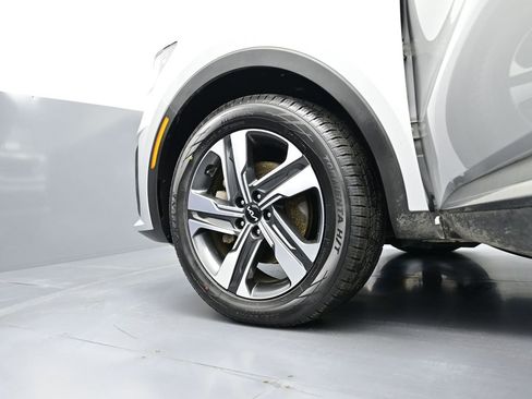 Used 2024 Kia Sorento EX w/ Panoramic Sunroof Package image 19