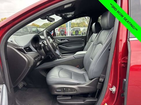 Used 2024 Buick Enclave Premium image 3