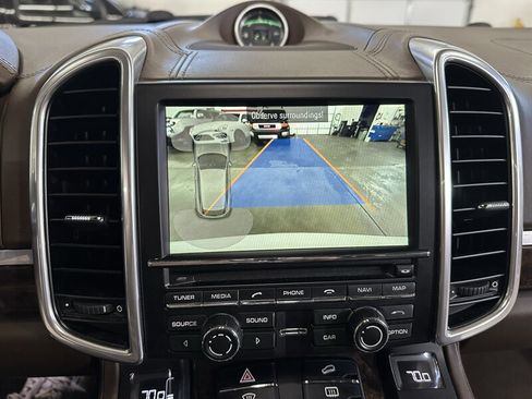 Used 2015 Porsche Cayenne Turbo w/ Premium Plus Package AWD/4WD image 23