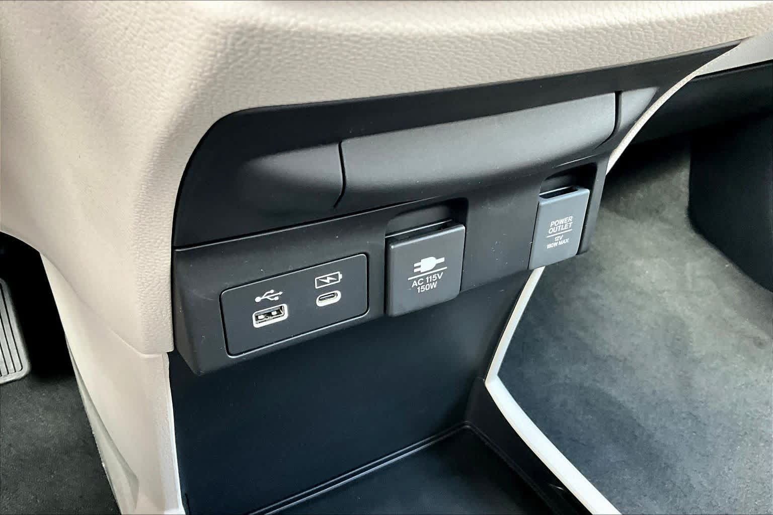 New 2026 Honda Odyssey Touring image 18