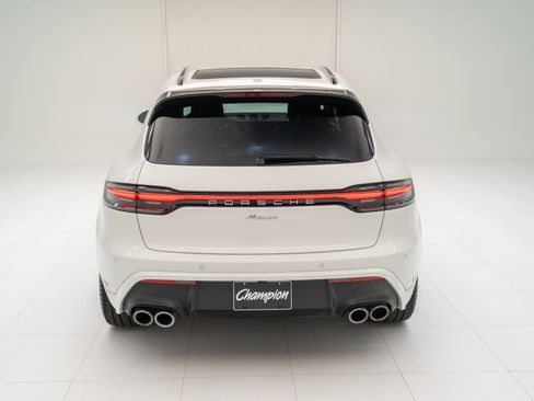 Certified 2026 Porsche Macan AWD/4WD image 10