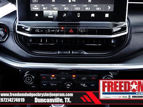 Certified 2023 Jeep Compass Limited image 21