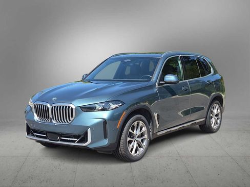 Used 2024 BMW X5 xDrive40i w/ Parking Assistance Package AWD/4WD image 4