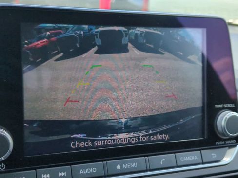 Used 2024 Nissan Altima 2.5 SV FWD image 19