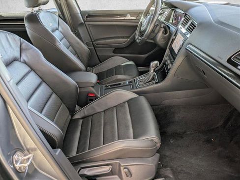 Used 2019 Volkswagen Golf 4-Door image 20