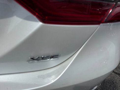 Used 2022 Toyota Camry XSE FWD image 9