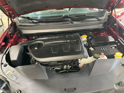 Used 2019 Jeep Cherokee Limited AWD/4WD image 24