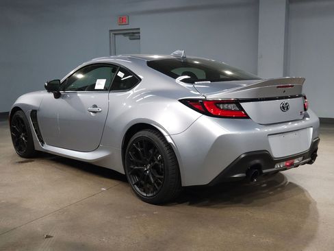 New 2025 Toyota GR86 Premium image 5