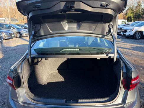 Used 2025 Volkswagen Jetta SE image 34