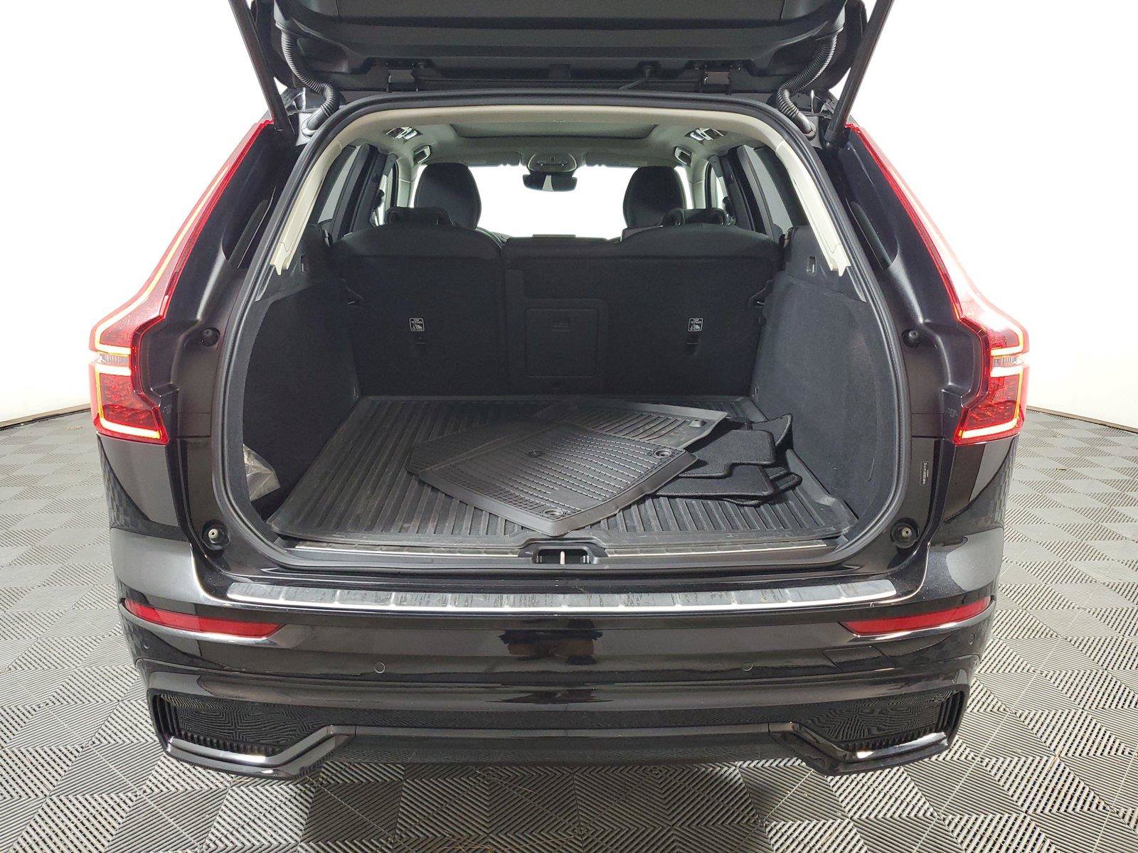 Certified 2026 Volvo XC60 B5 Plus AWD/4WD image 9