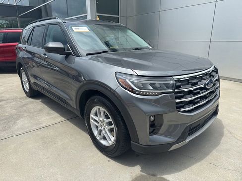 Used 2026 Ford Explorer Active w/ Active Comfort Package RWD image 1