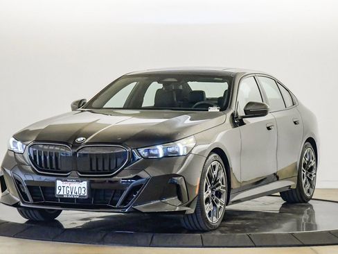 Used 2026 BMW 530i w/ M Sport Package image 1