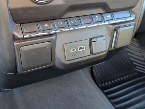 Used 2022 Chevrolet Silverado 1500 Custom image 28