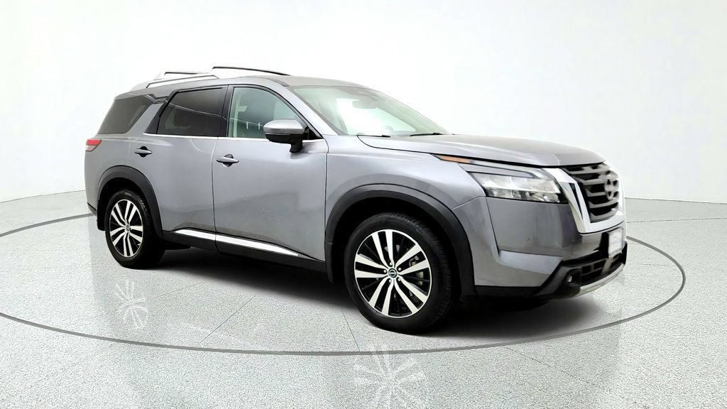 Used 2024 Nissan Pathfinder Platinum AWD/4WD image 3