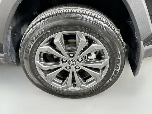 Used 2024 Toyota RAV4 Limited AWD/4WD image 31