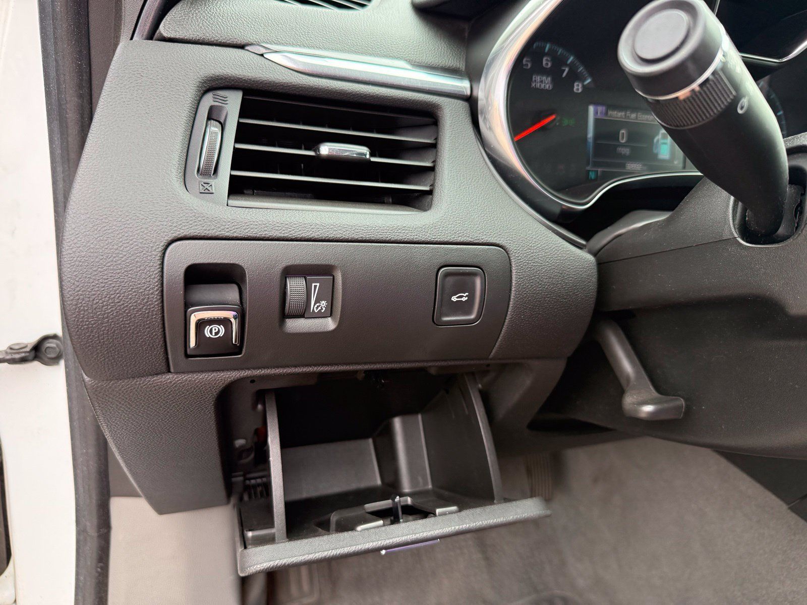Used 2018 Chevrolet Impala LS FWD image 13