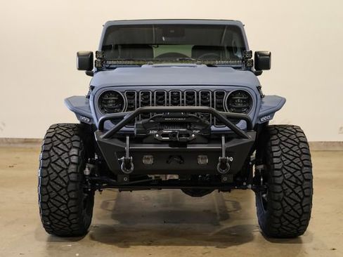 Used 2025 Jeep Wrangler Unlimited Rubicon w/ Technology Group image 4