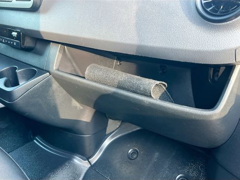 Used 2024 Mercedes-Benz Sprinter 2500 image 32