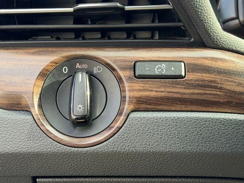 Used 2020 Volkswagen Passat 2.0T SEL image 29