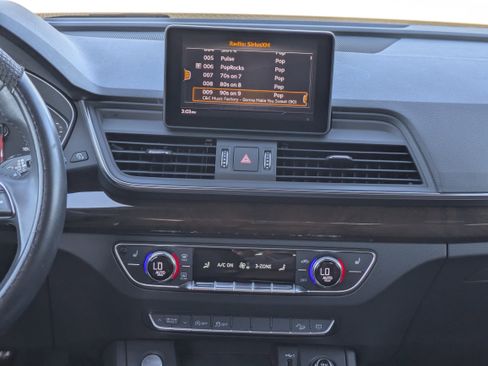 Used 2019 Audi Q5 Premium w/ Convenience Package image 18