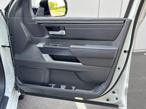 Used 2024 Toyota Sequoia Platinum AWD/4WD image 49