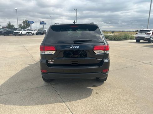 Used 2020 Jeep Grand Cherokee Laredo AWD/4WD image 4