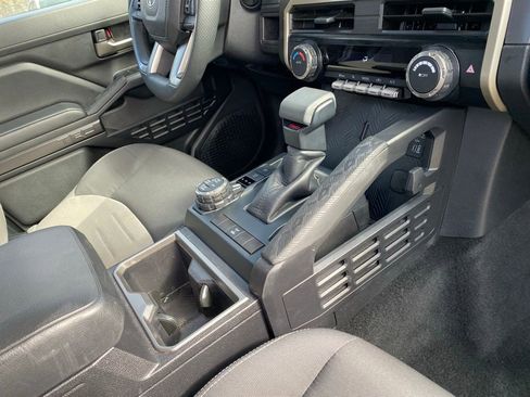 Used 2025 Toyota Tacoma TRD Off-Road image 36