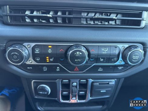 Used 2024 Jeep Wrangler Sahara image 4