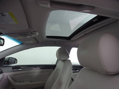 Used 2018 Hyundai Sonata Limited w/ Limited Ultimate Package 03 image 10