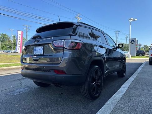 Used 2018 Jeep Compass Latitude w/ Popular Equipment Group AWD/4WD image 9