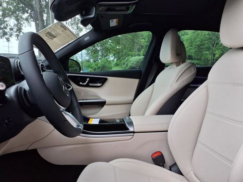 Certified 2025 Mercedes-Benz C 300 Sedan image 8